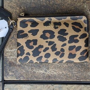 NWT COACH Leather Corner Zip Leopard Print Wristlet F66053
